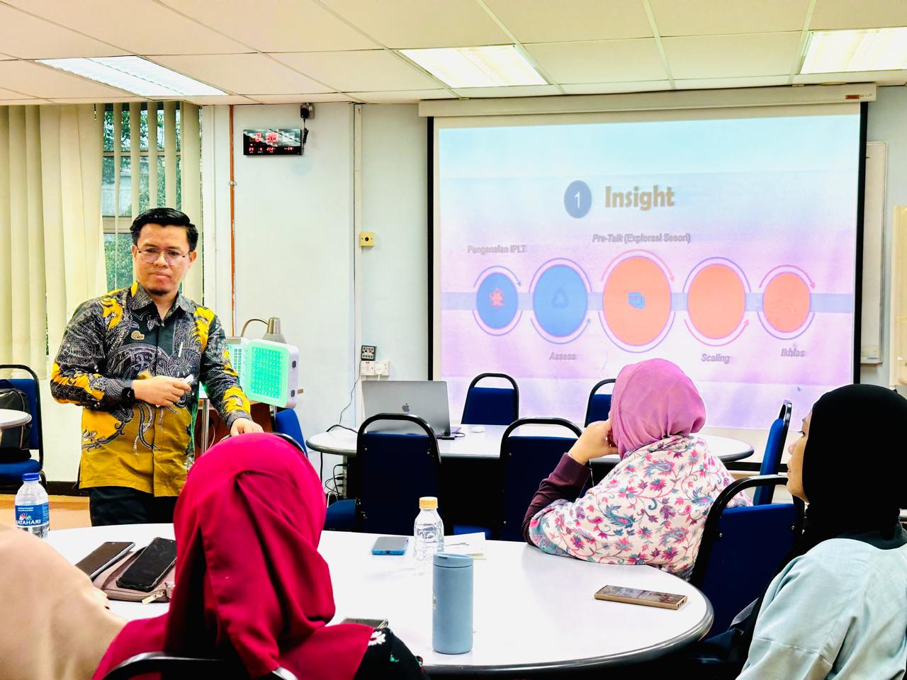 Ifdil Perkenalkan Teknik IPLT untuk Pemulihan Trauma di Universiti Malaya