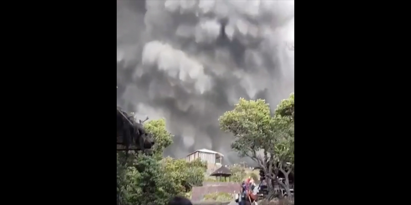 Inilah Video Terdekat Erupsi Gunung Tangkuban Perahu