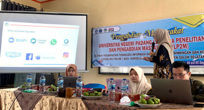 Pelatihan Pemanfaatan Teknologi Informasi dalam Pelayanan Bimbingan dan Konseling (Konseling Online) bagi Konselor Sekolah di Kabupaten Solok Selatan