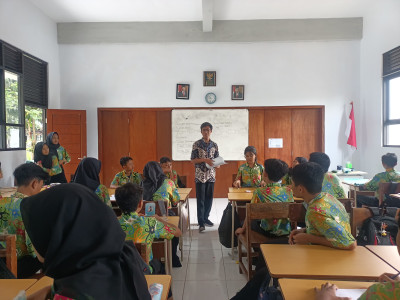 Mahasiswa PPG Prajabatan Univesitas Negeri Malang melakukan Validasi Instrumen Skala Bullying Verbal Assesment (BVA) Berbasis Media E-Book sebagai Pendeteksi Bullying di SMPN 28 Malang menggunakan Rasch Model